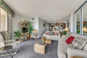 Summit 3B - Wonderful 3rd floor oceanfront condo with access to an outdoor pool